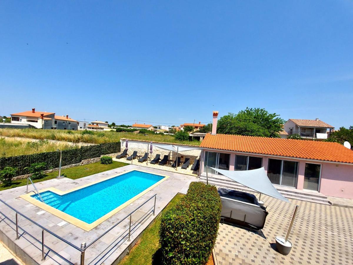 Villa Mattea Galižana Εξωτερικό φωτογραφία