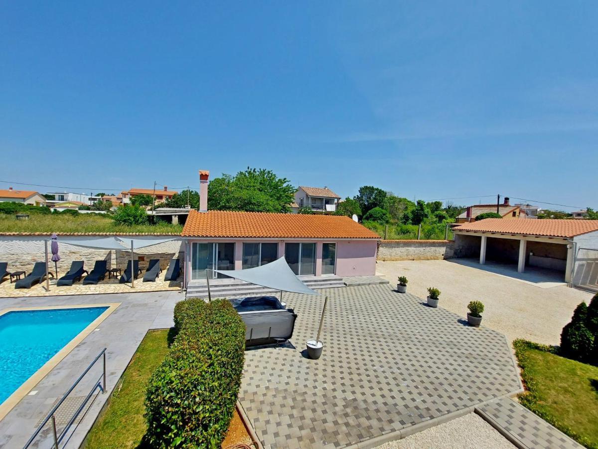 Villa Mattea Galižana Εξωτερικό φωτογραφία